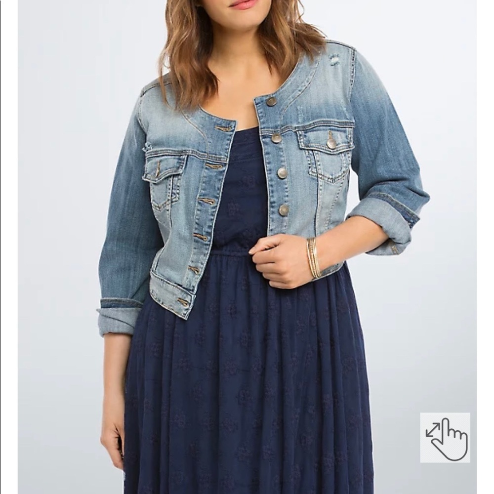 Torrid New no tags distressed CROPPED DENIM JACKET plus size 3 22/24